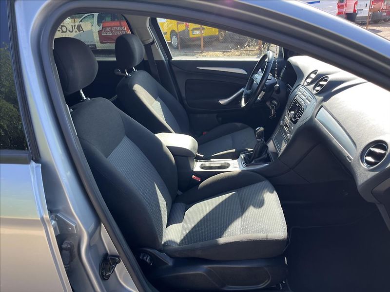 Ford Mondeo 1,6 i KLIMA ROZVODY SERVIS - fotka 11 z 34