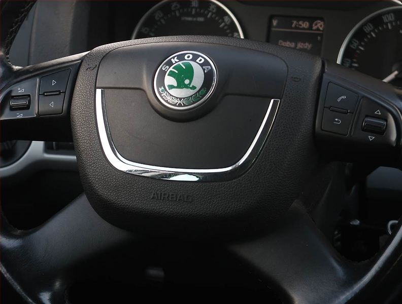 Škoda Octavia (2012) Ambition 1.6 TDI, Navi - fotka 15 z 20
