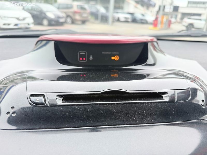 Toyota iQ 1.0 automat - fotka 15 z 22