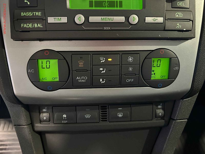 Ford Focus (2005) 1.6TDCi, AC, výhřev sed - fotka 14 z 15