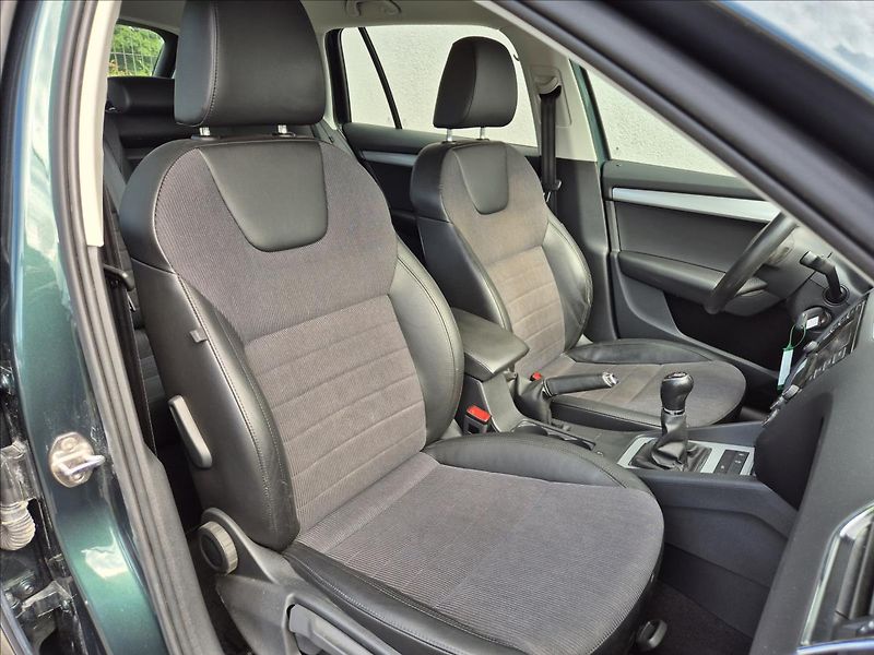 Škoda Octavia 2,0 TDI 110Kw El.Kufr Webasto! - fotka 23 z 30
