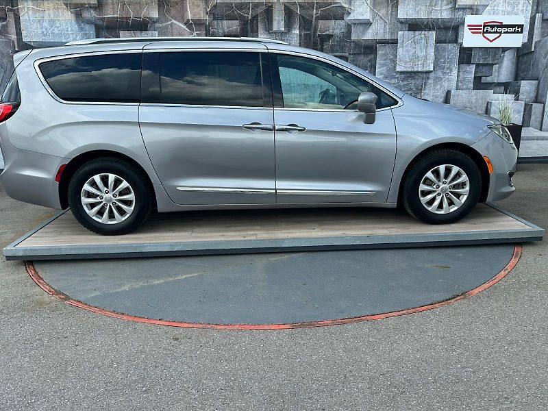 Chrysler Pacifica (2019) 3.6i, 214KW, BLIS - fotka 5 z 26