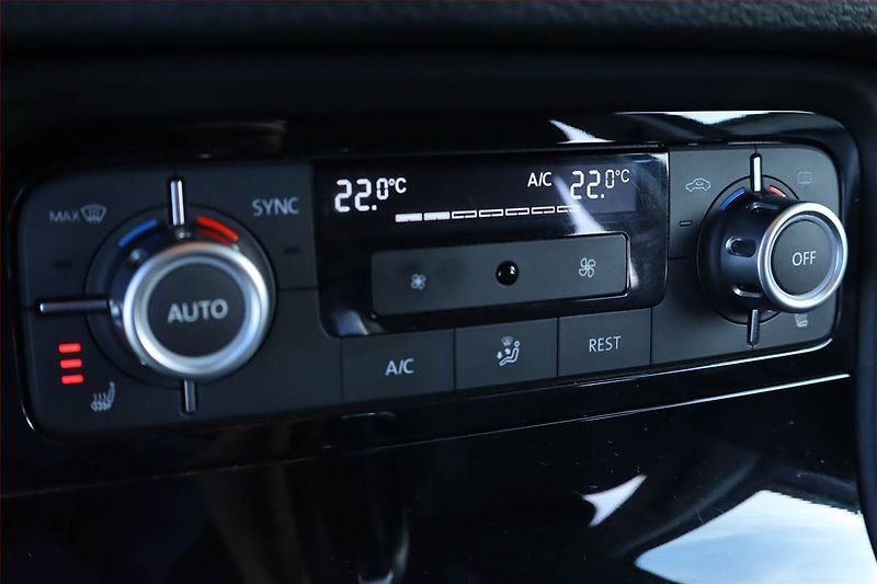 Volkswagen Touareg (2014) 3.0 TDI, 4X4, Automat - fotka 16 z 25