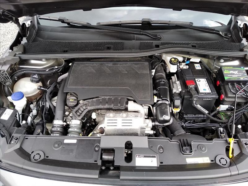 Peugeot 208 1,2 74kw,  100 S&S MAN 6 - fotka 15 z 15