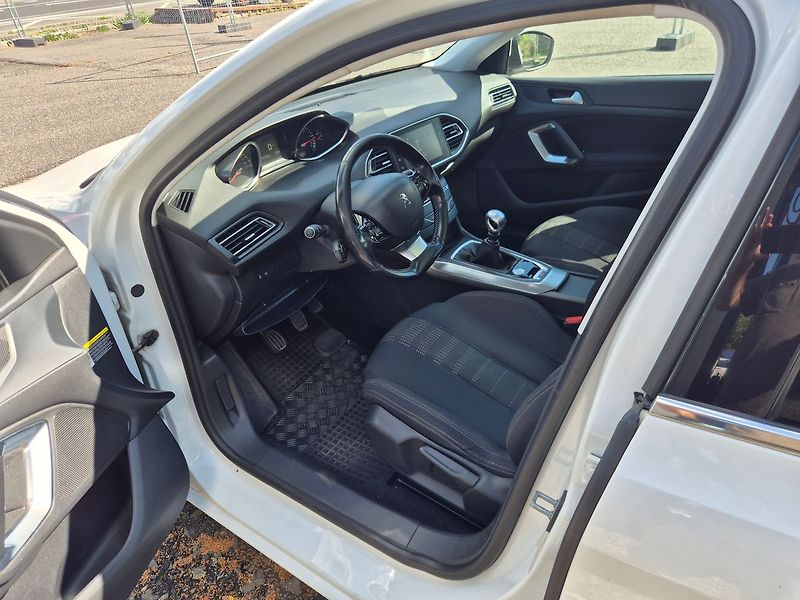 Peugeot 308 1.6HDi 88kW, odpočet DPH - fotka 9 z 25
