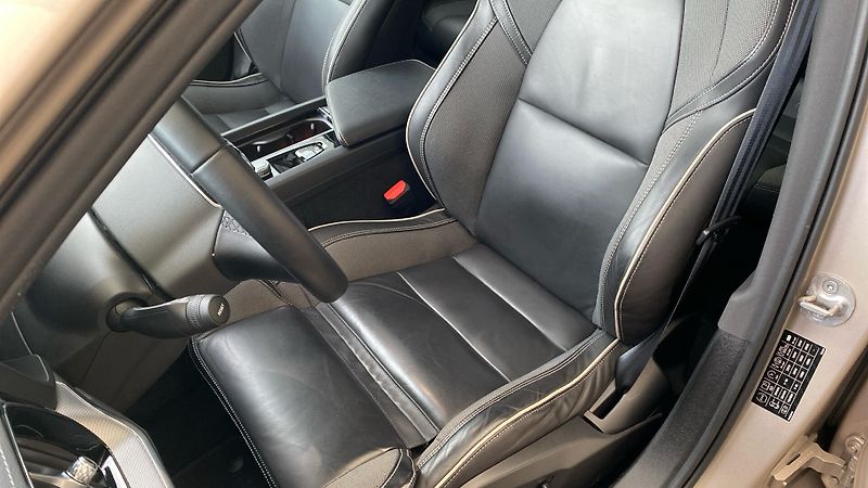 Volvo S60 ULTIMATE DARK, B5 AWD, 184+10 - fotka 8 z 36