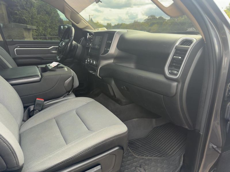 Dodge RAM 1500 (2020) 3,6 Bighorn Lonestar Quad 4x4  - fotka 7 z 19