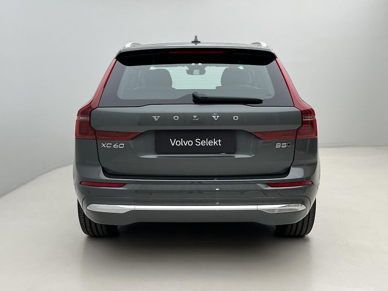 Volvo XC60 B5 AWD BRIGHT PLUS CZ 1. maj. - fotka 12 z 46