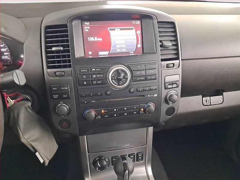 Nissan Navara (2012) 3.0 dCi, 4X4, Automat, Kůže - fotka 12 z 21