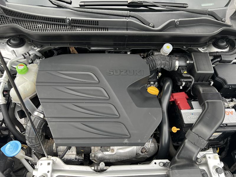 Suzuki Vitara 1.6DDiS 4x4 KLIMA KAMERA ALU - fotka 36 z 42