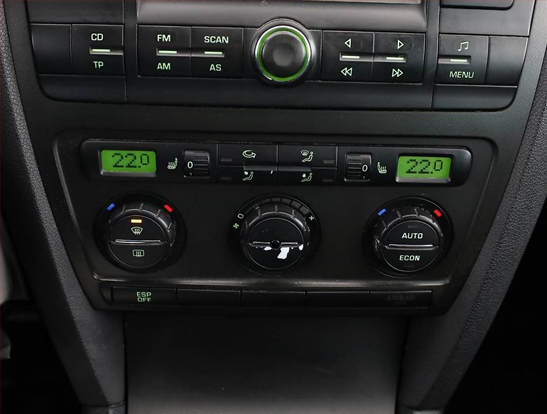 Škoda Octavia (2007) Scout 2.0, 4X4, Tempomat - fotka 10 z 16