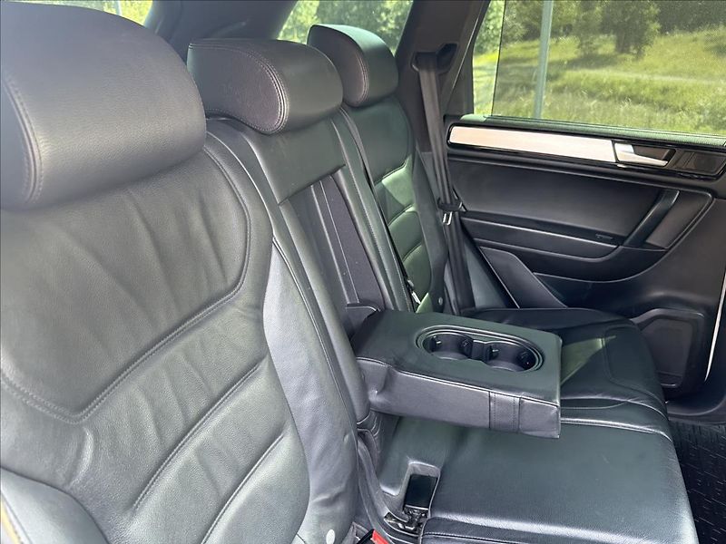 Volkswagen Touareg 3,0 TDi 180 Kw Highline tažné - fotka 16 z 38