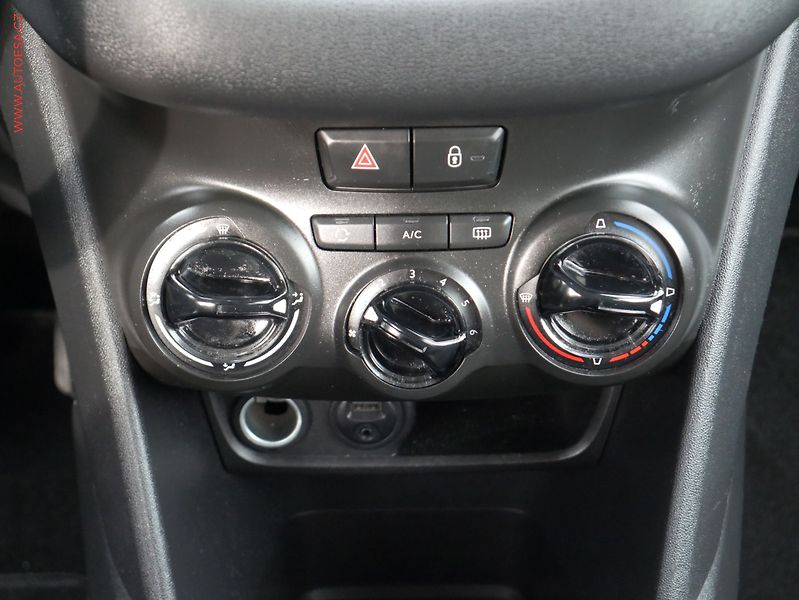 Peugeot 208 (2013) 1.2 VTi, AC, tempo, park - fotka 13 z 15