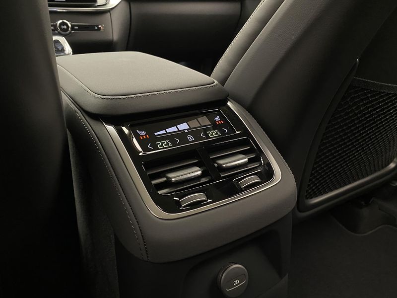Volvo XC90 (2026) T8 AWD Plug-in DARK PLUS 7m - fotka 71 z 72