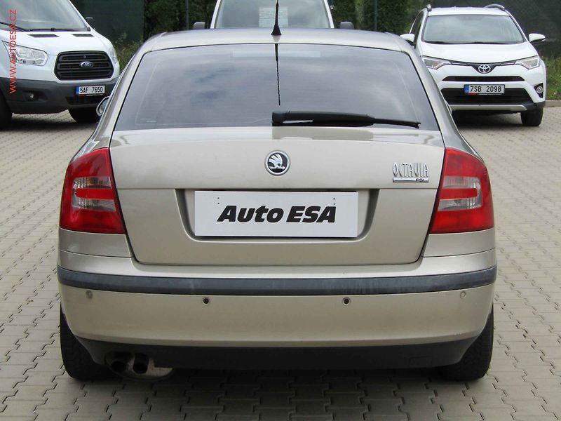 Škoda Octavia (2006) 2.0 FSI, AC, STK8/28 - fotka 5 z 14