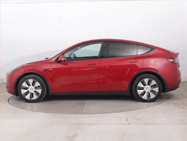 Tesla Model Y (2021) Long Range AWD 75kWh, SoH 91% - fotka 3 z 23