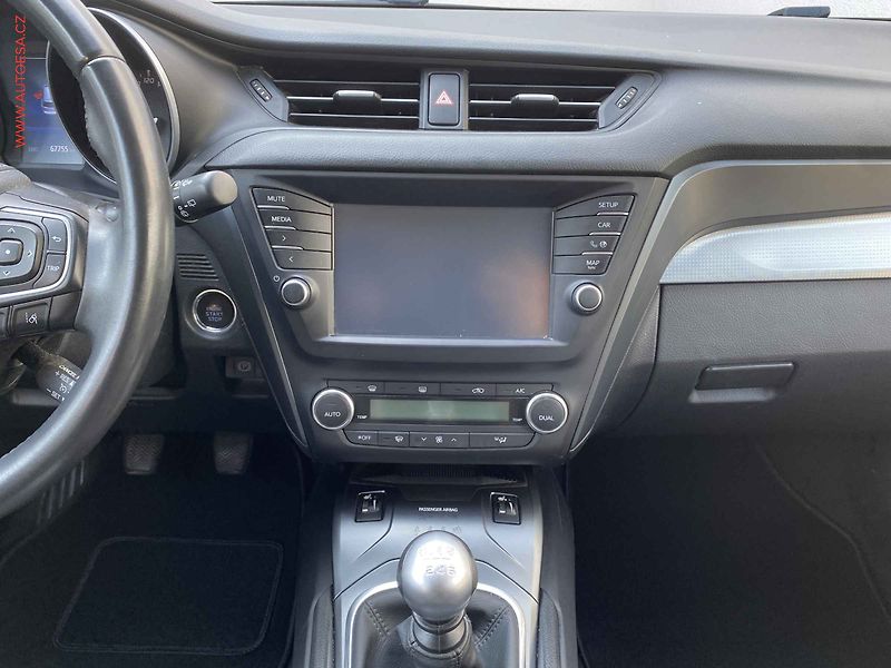 Toyota Avensis (2018) 1.8, Active, TZ, kamera - fotka 12 z 18