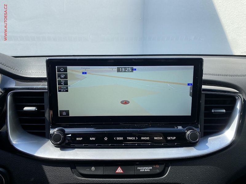 Kia Ceed (2020) 1.4 T- GDi, 1.maj,ČR, GT - fotka 17 z 20