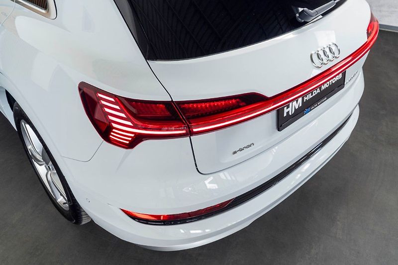 Audi e-tron 55 300kW Matrix Tažné ZÁRUKA - fotka 9 z 37