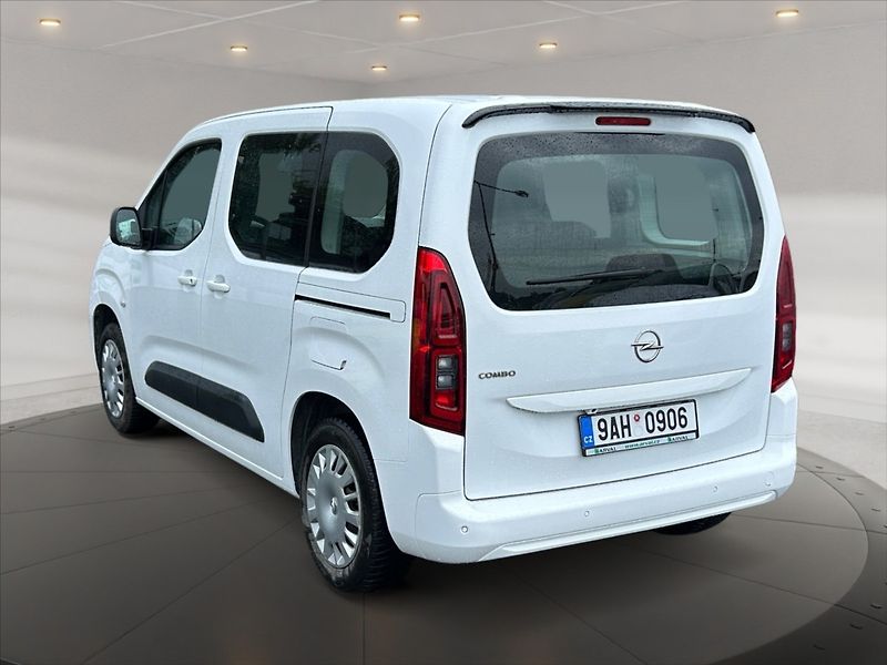Opel Combo 1,5 CDTI 96 Edition Plus - fotka 4 z 11