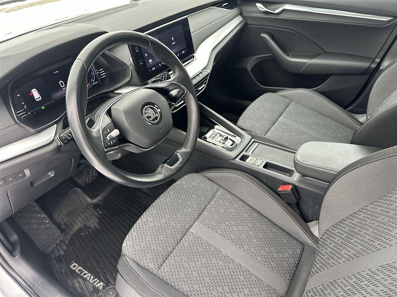 Škoda Octavia (2022) Combi 1.5 TSI M-HEV DSG Style - fotka 7 z 30