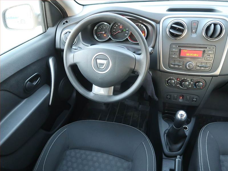 Dacia Logan (2016) 1.5 dCi, po STK, zamluveno - fotka 7 z 14