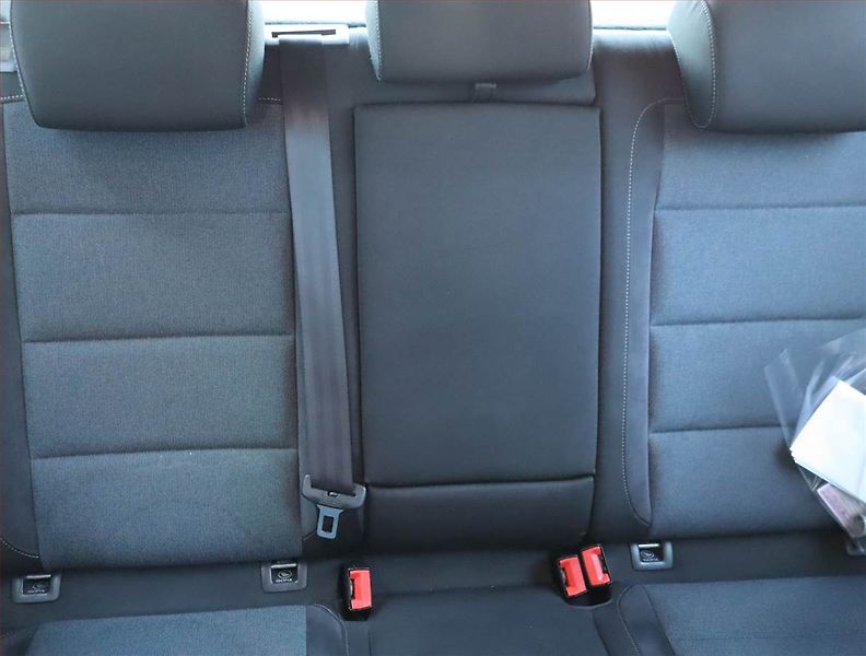 Volkswagen Golf (2012) 1.6 TDI, Automat, Tempomat - fotka 10 z 16