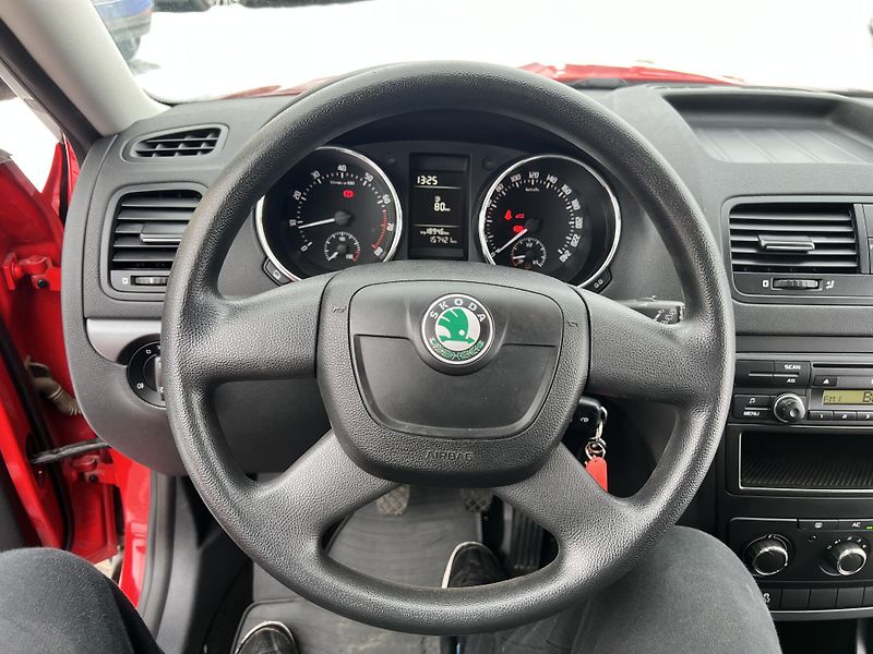 Škoda Yeti 1.2TSI 77KW,1MAJ,TZ,KLIMA,CZ - fotka 35 z 41