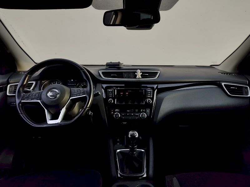 Nissan Qashqai (2021) 1,3 DIG-T 140k - fotka 5 z 40