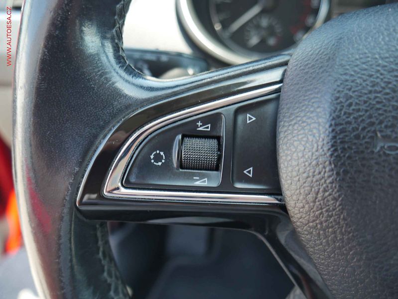 Škoda Octavia (2014) 1.6TDi, Ambition Fresh - fotka 15 z 19