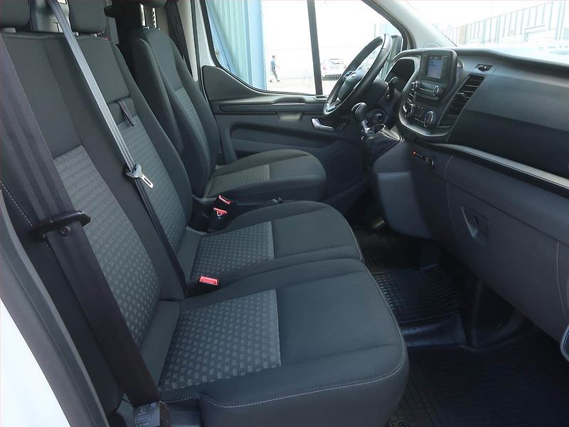 Ford Transit Custom (2018) Trend 2.0 EcoBlue, Bus, 9Míst - fotka 9 z 17