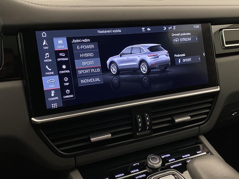 Porsche Cayenne E-HYBRID 250kW AWD AUT CZ - fotka 45 z 111