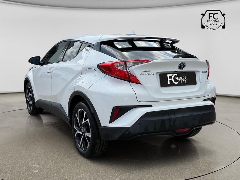 Toyota C-HR 1.8 Hybrid 90kW E-CVT Dynamic - fotka 3 z 22
