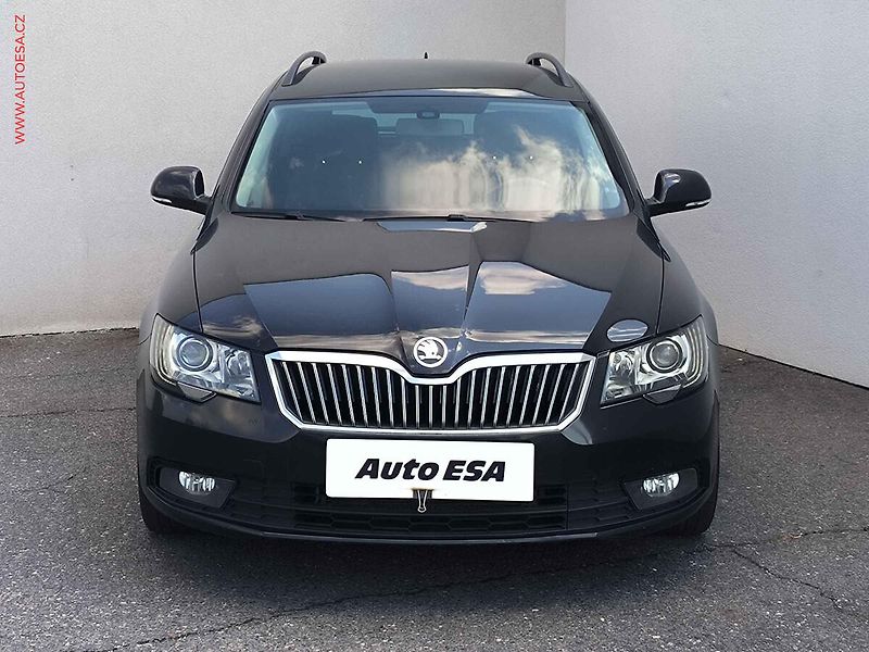 Škoda Superb (2013) 2.0 TDi 4x4, ČR, Bixen, navi - fotka 2 z 21