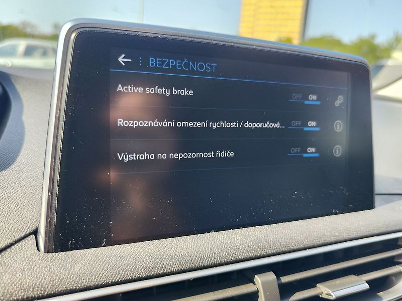 Peugeot 5008 1.5 HDI/96kW Allure - fotka 23 z 36