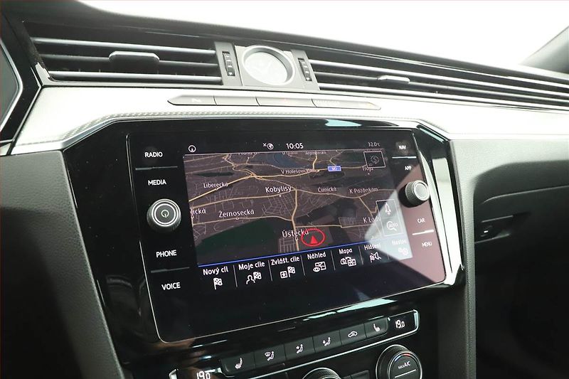 Volkswagen Passat (2019) R-Line 2.0 TDI, 4X4, Automat - fotka 12 z 16