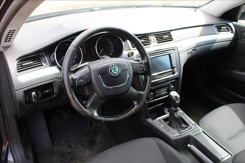 Škoda Superb 2,0 TDi  4 x 4, DIG.KLIMA, ČR - fotka 10 z 38