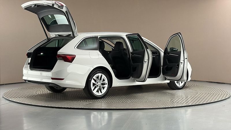 Škoda Octavia 2.0 TDI Style Combi - fotka 6 z 26
