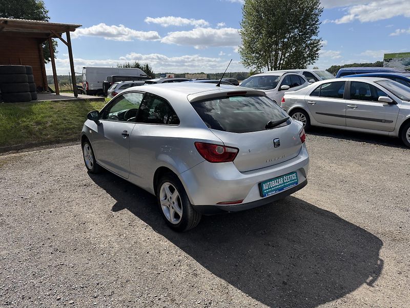 Seat Ibiza 1.4i - fotka 8 z 22