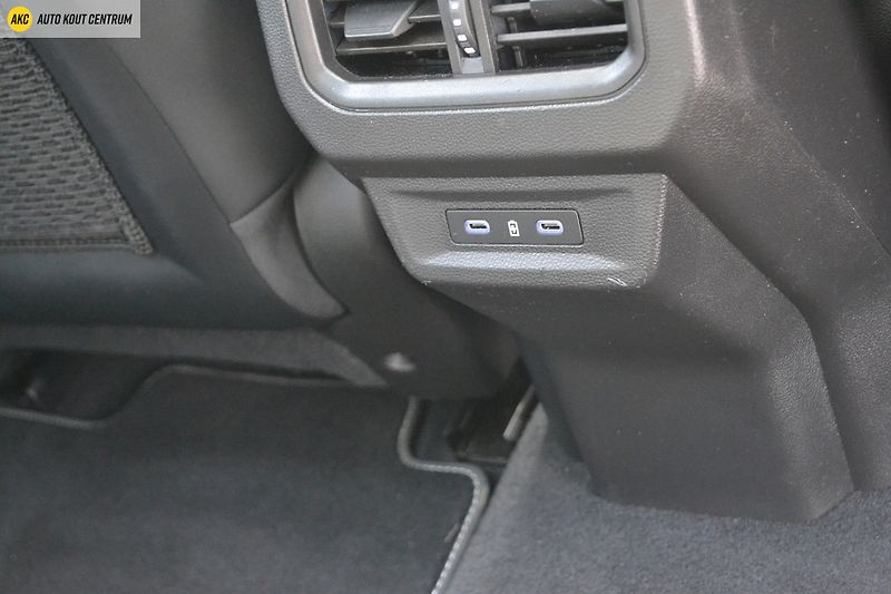 Renault Espace ICONIC E-TECH FULL HYBRID 200k - fotka 25 z 79