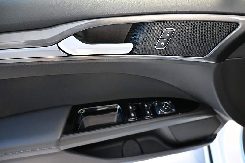 Ford Mondeo (2021) 2.0 LED SONY ACC Tažné Kamera - fotka 25 z 35
