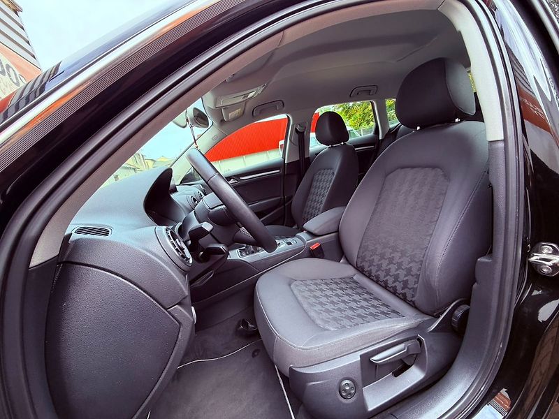 Audi A3 1.4 Sportback, 1.Maj, Serviska - fotka 14 z 27