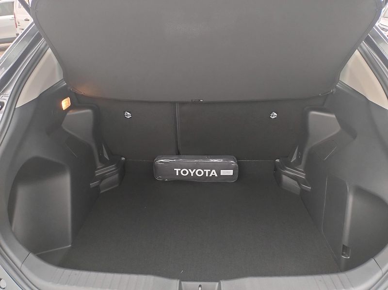 Toyota Yaris Cross (2026) 1.5 FHEV Limited Edition - fotka 11 z 11