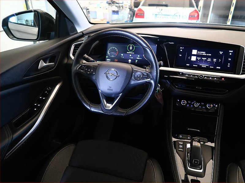 Opel Grandland X (2022) Edition Business 1.2 Turbo - fotka 7 z 17