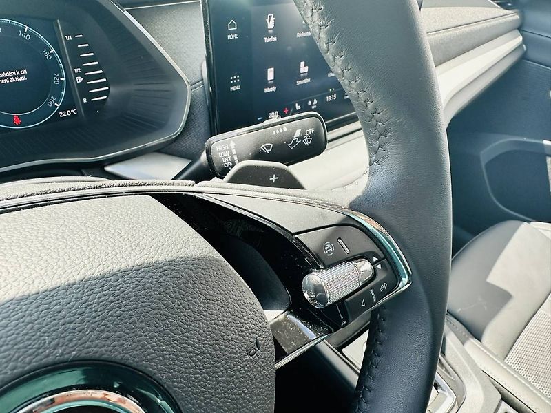 Škoda Octavia Liftback Style 2.0 TDI 110 kW - fotka 11 z 31