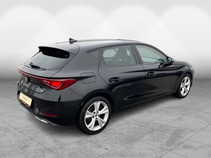 Seat Leon 2.0 TDi DSG 7st. FR-Line - fotka 2 z 29