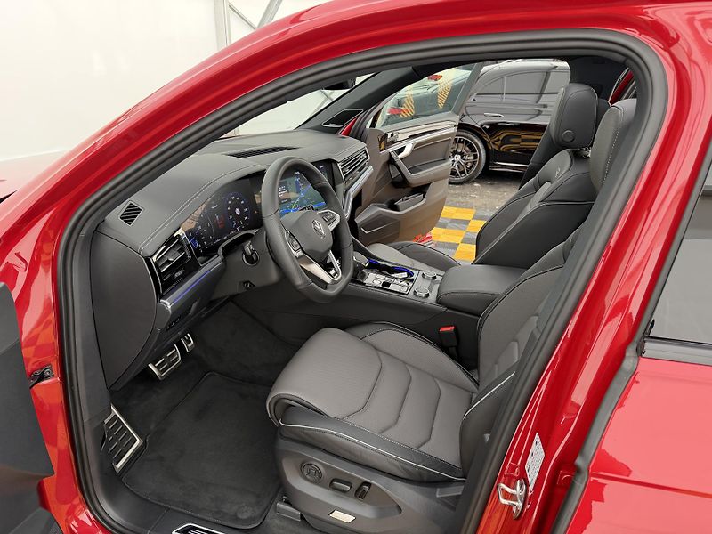 Volkswagen Touareg 3.0Tdi*210kw*1-MAJ*DPH*R-Line* - fotka 8 z 50