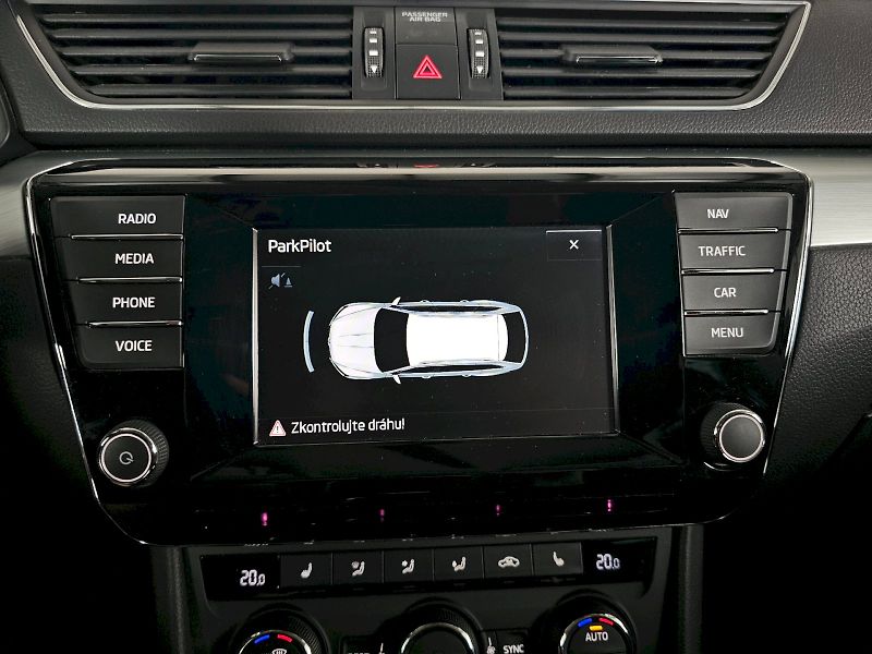 Škoda Superb (2016) 2.0TDi 110kW DSG AMBITION PLUS - fotka 11 z 26