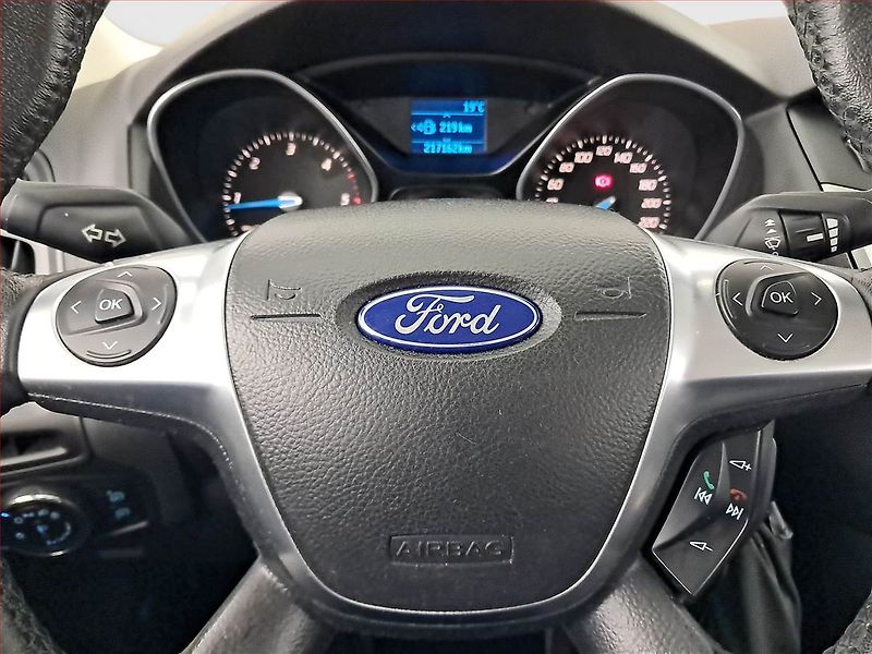 Ford Focus (2012) 1.6 TDCi, po STK, Tažné - fotka 17 z 18