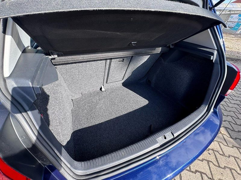 Volkswagen Golf (2011) STYLE 1,2 TSI 63 KW STK TAŽNÉ - fotka 41 z 50